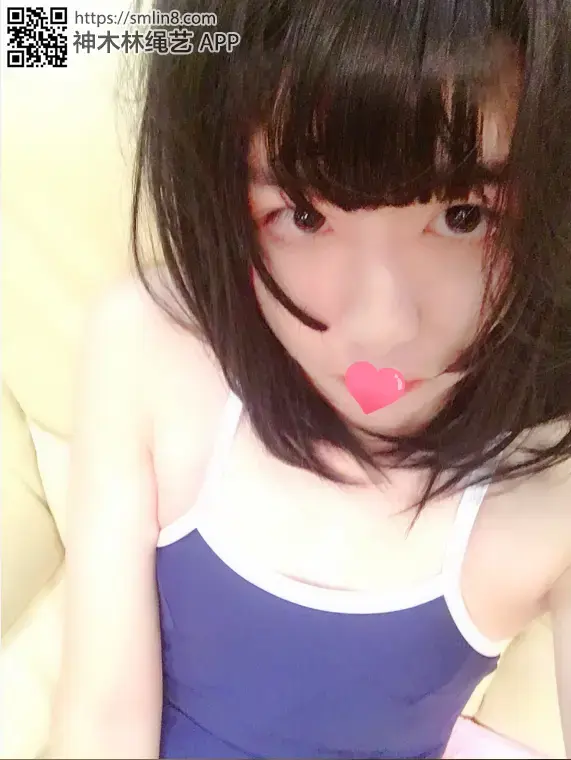 cd嗯...... 第一次发自己视频...绳子买了春节不发货 下次发自缚 所以这次是白丝玩弄假dingding的足控视频，没有露脸哦，封面是自拍 手铐脚铐这样，背景声音太吵我换成音乐了 也没太多东西，伪娘伪娘伪娘，谨慎购买 欢迎同好及喜欢伪娘的小伙伴交流 @-@