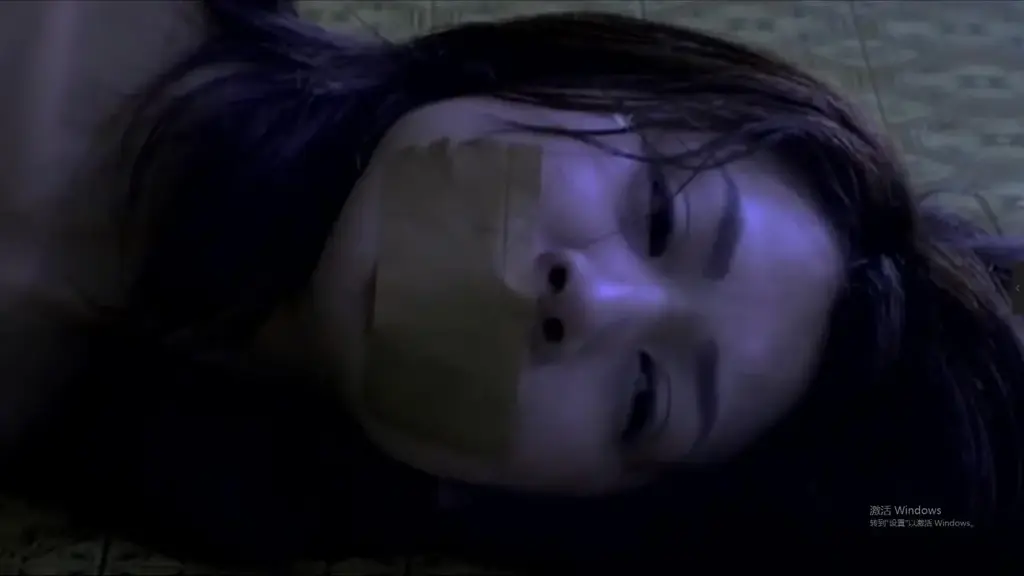 网络电影  暗黑之爱 暗黑之爱<br>上映：2008年状态：HD<br>类型：剧情片 导演：松村克弥<br>主演：手島優  三浦敦子  菅田俊    <br>地区：日本 语言：日语<br>更新日期：2019-02-16 09:40<br>剧情：情色 伦理 剧情 <br>ad位<br>内田枫大学毕业之后，来到东京找工作。她在租房中介处遇到了一个名叫御子柴武的男子。御子柴对她十分热情，让举目无亲的枫倍感亲切，于是便租下了御子柴介绍的公寓。　　不久后，枫发现自己外出时有人进过房间。她十分害怕，却又不知如何是好。　　其实，御子柴并不是单纯的热心.....<br>