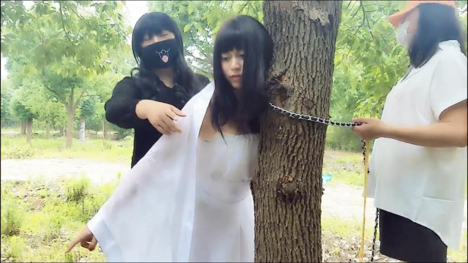 【狐仙大闹枫泾鎮】一场伪娘、直男、直女、双性MM一起happy 【狐仙大闹枫泾鎮】一场伪娘、直男、直女、双性MM一起happy；明宜会枫泾派对现场，正巧撞见小狐仙穿越1400年来到现代，由于穿越造成失去法力，狐仙必须获得人类精气恢复法力，一场狐仙与明宜会的较量开始了。。。<br>接受定拍、私人定制、游戏、聚会定制 QQ403622251 微信mykbsm