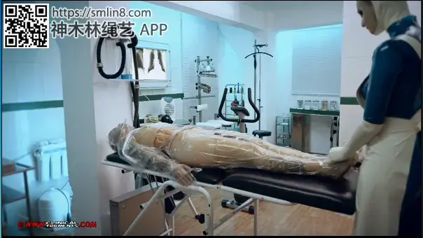 clinicaltorments-clip111-CT_Video Sticking her Rubber Gloved Fingers deep in to her wet cunt, Matron rubs the pissy wet cunt juices all over RH's Rubber Gasmask! The other hand is still busy wanking his Catheterized Cock... Matron speeds up as she wants her Plastic Piss Patient to cumm! As she pulls his Plastic Hood over his face he does so almost <span style='color:#b0b0b0;'>[隐藏文字，购买后可见]</span><br>