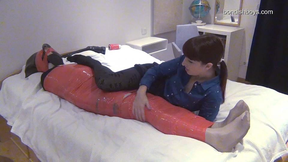 PANTYHOSE FETISH MUMMY bondishboys站视频PANTYHOSE FETISH MUMMY<br><br>男M被女王木乃伊拘束<br><br><span style='color:#b0b0b0;'>[隐藏文字，购买后可见]</span>