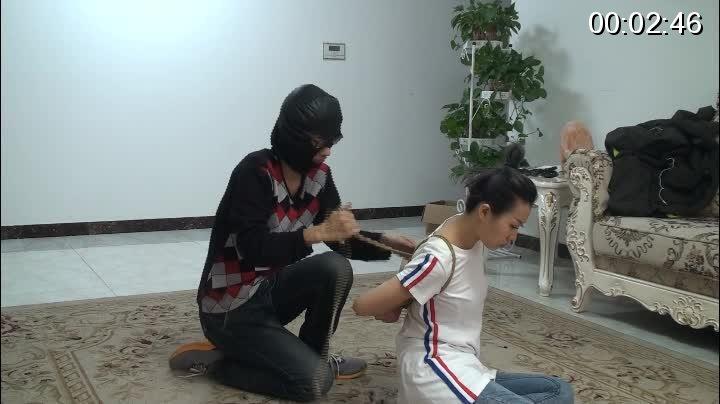 [XiaoYao] Ms. Lin Cuffed Hogtie ©XiaoYao<br><br>Summary:<br><br>Ms. Lin is going to be hogtied with metals for this video, and we all agree that a handcuff and leg cuffs can be a great pair of accessories for showing the unique points of a woman very well. Let's see the elegant Ms. Lin's show in hogtie with those metal cuffs on her on the floor!
