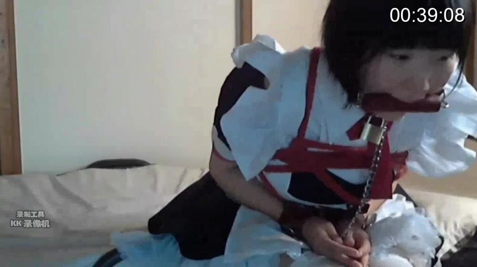 ホリデー緊縛メイド！！ 后半部分 放送主：伊藤達哉さん<br>メイドとかセーラー服の女の子を並べて麻縄で縛ったりしますツイッター→https://twitter.com/fleda_ito<br>这是日本的绳艺画师伊藤達哉的nico的直播录像 由于是直播录像所以并没有番号<br>作者的nico空间：<span style='color:#b0b0b0;'>[隐藏文字，购买后可见]</span>