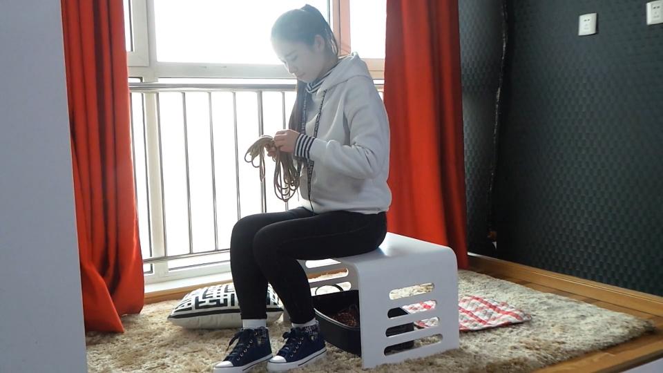 [daohaozhesi11] Ms. Ning Bound In Coat ©daohaozhesi11<br><br>Summary:<br><br>This time Ms. Ning will be bound and hogtied in the rental house we set up all of the cameras and equipments. But this time we decided to not give our model any clues and any scripts to follow with, so our cameras have recorded the real reactions and struggle in the camera, which I think is the best for all of these videos can do. We will be updating more videos in the near future.