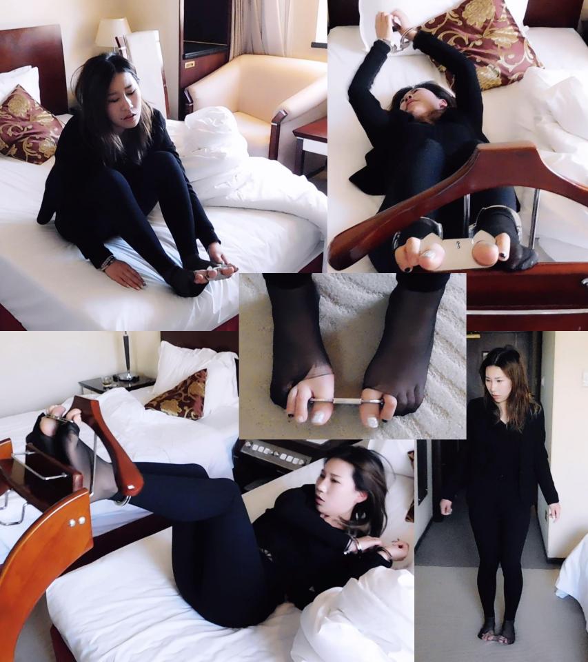 [10183 Studio] Ms. Fox Punished With Her Cuffs On ©10183 Studio<br><br>Summary:<br><br>One day Ms. Xia is at home alone, and suddenly some broke into her bedroom, and quickly snatched her. She tried to escape from the subduction, but she is not powerful enough to struggle a lot. She was quickly cuffed on the chair, and restrained to a position that she could not move a lot. But the intruder did not seem to break into her house for money, but for something else. Soon she realized that the intruder is that tickling devil her friend talked about recently...<br>
