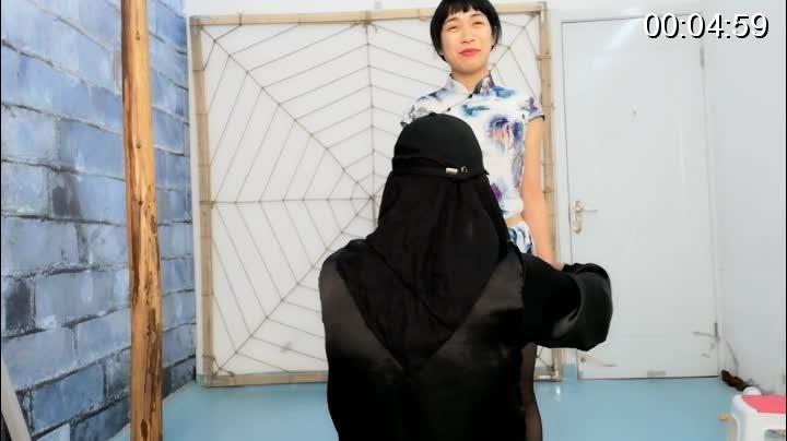 [Flying sStudio] Ms. Yun In Suspension Bondage ©Flying Studio<br><br>Summary:<br><br>A normal video without any scripts for her to follow, but Ms. Yun seems to be enjoying this suspension bondage play that we set up for her, the suspension bondage position is really a position that hard to master, so we decided to practice more and more in the future, so far we have made Ms. Yun to wear the white cheongsam, and the ropes is quite great to be honest to support her weight well, she did not complain in pain so we assume that we have did a great job. Hopefully you guys will enjoy this!