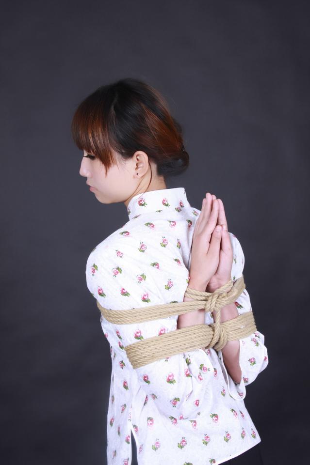 神艺缘 欣欣 后手观音 - 欣欣 后手观音 [reverse prayer,欣欣,Chinese Female]