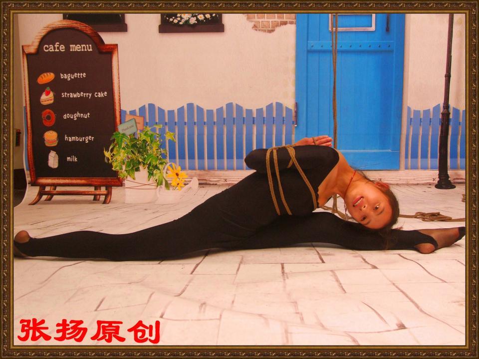  [reverse prayer,Gym Suit,Chinese Female,Bare Foot,忆瑶]