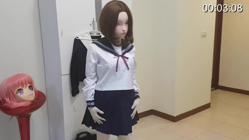 JO008 阳台贞操带露出 害羞少女放学回家后。即将接露她制服里秘密。<br>她准被将自己拘束在阳台。<br>害怕被邻居发现，但想到被看见又让他又很兴奋!<br>(最后真的被邻居看见...)