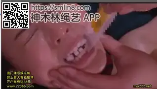 宙に浮くほどイキ跳ねる「エビ反り薬漬けエステ」 9 SP 美人キャビンアテンダントが涎を垂らし狂乱化！！ 一无所知来到美容院的几名美女空姐陷入药物陷阱的系列第9弹。此次，现役客舱服务员让同事一个接一个地来店。发现异变的时候也没有什么办法，逃也逃不掉，被人侵犯中出。