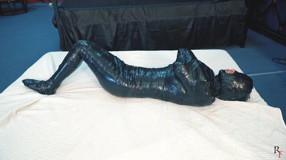 Full dense mummification with PVC tape of Ameliya and tickling her body and feet Russian Fetish站视频Full dense mummification with PVC tape of Ameliya and tickling her body and feet<br><br>Ameliya calmly sits at home and reads a book as a masked stranger catches her - he pulls her back onto the mattress, removes her shirt and, despite her pleas, he rigidly mummifies her body starting from the feet.<br><br><span style='color:#b0b0b0;'>[隐藏文字，购买后可见]</span>