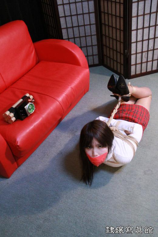中谷小春 - 女子大生爆弾ピンチ - 全篇 <span style='color:#b0b0b0;'>[隐藏文字，购买后可见]</span><br>題名：中谷小春 - 女子大生爆弾ピンチ - 全篇<br>時間：21分<br>出演：中谷小春<br>画面比：16:9<br>価格：2100円