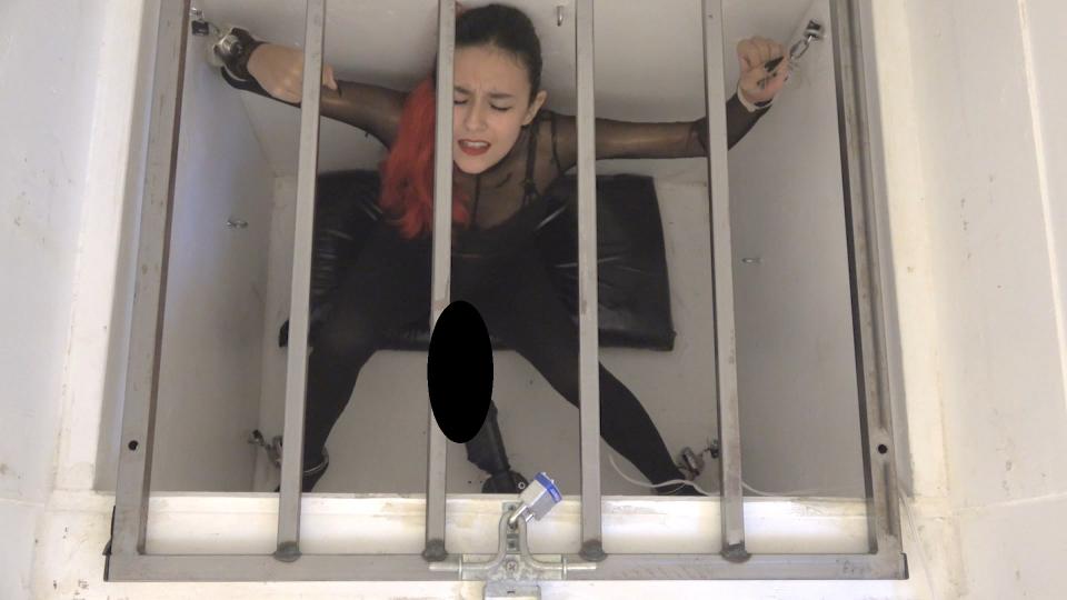 Caged Pleasure qualitycontrol站视频Caged Pleasure<br><br>模特Mura被镣铐拘束在笼子里强制接受刺激<br><br><span style='color:#b0b0b0;'>[隐藏文字，购买后可见]</span>