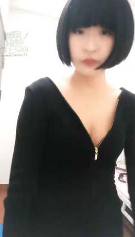 性感黑礼服黑丝狂踩狠虐小胖奴 性感黑礼服黑丝狂踩狠虐小胖奴<br><br>航儿女王作品<br><br>描述：#国产新发# 71分钟 航儿 性感黑礼服黑丝狂踩狠虐小胖奴