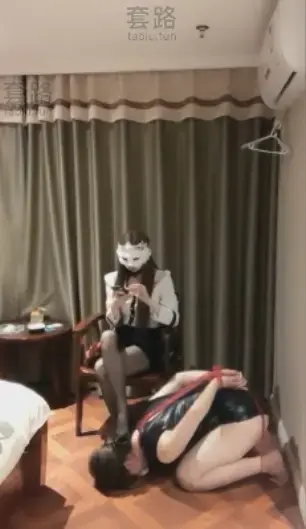 骚货母狗看到就来气虐起来真爽 骚货母狗看到就来气虐起来真爽<br><br>妆主大人作品<br><br>描述： #国产首发# 27分钟 妆主大人 骚货母狗看到就来气虐起来真爽