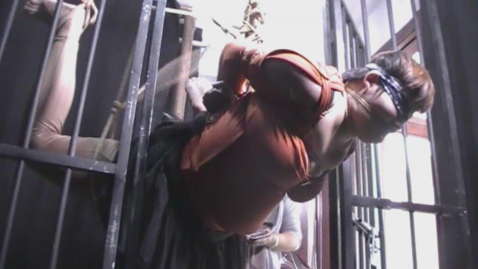 [Qilu Studio] Cute Girl Tries Bondage Her First Time ©Qilu Studio<br><br>Summary:<br><br>One of our fans visited our studio to make some videos with us, and she will be experiencing classic bondage positions such as Chinese wuhua bondage, hogtie, suspension bondage in catsuit, and full body pantyhose. We hope you will enjoy this special video that features an extra long length that we made. Stay tuned for further updates!<br>