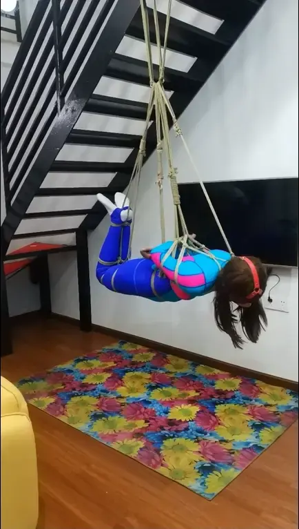 [White Dream] Trying Suspension Bondage In Catsuit ©White Dream<br><br>Summary:<br><br>I wish to try this bondage position for a long time, and it always been a shame that the bondage position is not as simple as I first thought. Being gagged and being suspended in mid air is an actually quite interesting experience for me to enjoy, and I would like to try it later in the future. The bondage position is not that painful as I first thought, but it is still a bondage position that needs a lot of skills to master. If you are interested in more videos from us, please make sure to follow for future updates!