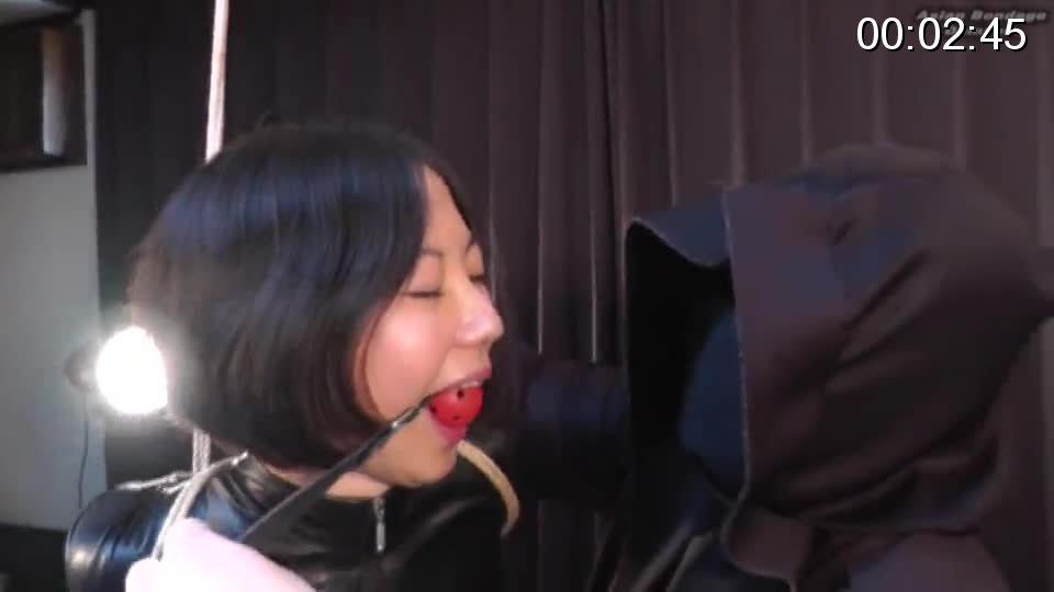 監禁隷嬢 秘密工作員 ななこ　フルバージョン <span style='color:#b0b0b0;'>[隐藏文字，购买后可见]</span><br><span style='color:#b0b0b0;'>[隐藏文字，购买后可见]</span><br>作品内容<br>　好評の秘密工作員シリーズに人気モデルの相田ななこさんが初出演です。レザーのキャットスーツとブーツに身を包んで敵のアジトに侵入した秘密工作員 ななこが敵に捕らわれ猿轡を咬まされる「監禁隷嬢 秘密工作員 ななこ」シリーズの3本セットフルバージョンです。<br><br>■ファイル情報<br>形式：WMV<br>画面サイズ：720×540<br>ビットレート：約2000kbps<br>収録時間：19分10秒