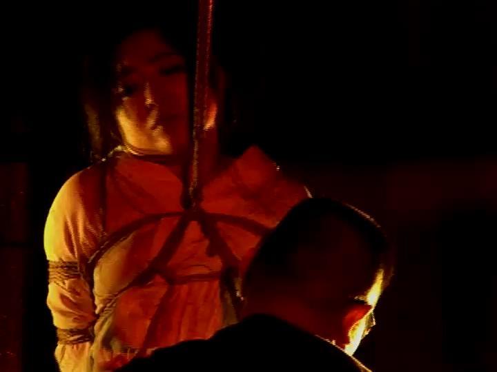 缚影 .神缚.円舞 出演：神月 莉<br>时长：50分钟<br>（00:20:59）<br>制作:KINBAKU<br>发行:LIVE SHOWS<br>番号:<span style='color:#b0b0b0;'>[隐藏文字，购买后可见]</span>