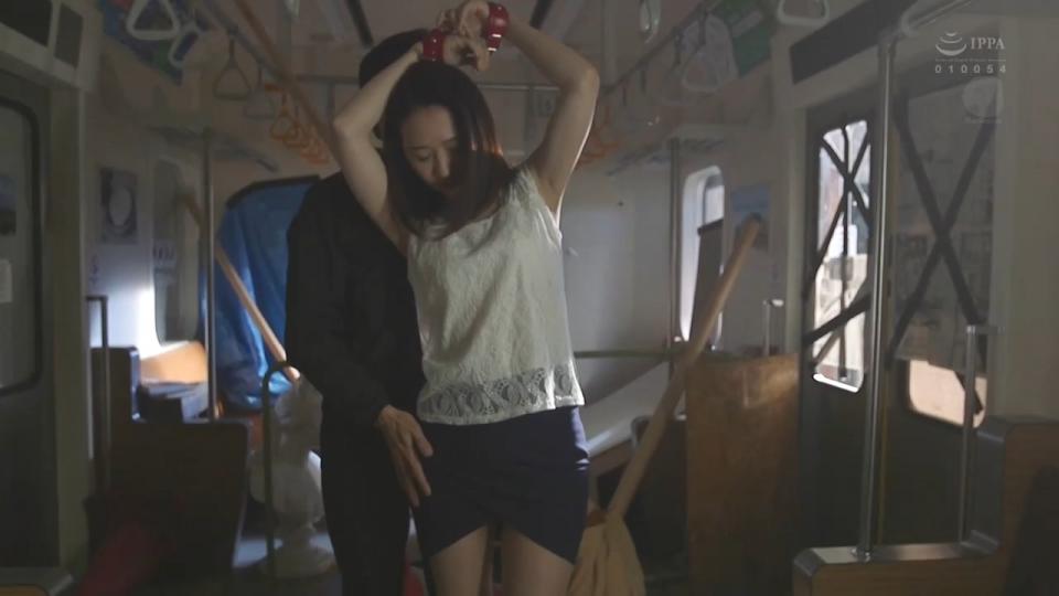 人妻囮捜査痴漢電車～堕ちた悦びに濡れる肉体～ 水戸かな 人妻囮捜査痴漢電車～堕ちた悦びに濡れる肉体～ 水戸かな<br><br>因结婚而隐退的搜查官受到原上司的委派进行打击电车痴汉任务<br><br><span style='color:#b0b0b0;'>[隐藏文字，购买后可见]</span>