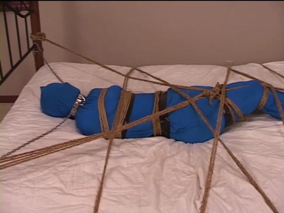 IS130 - Mummified Head to Toe - MP4 format - FULL VIDEO IS130 - Mummified Head to Toe - MP4 format - FULL VIDEO<br><br>From: Imago Studios Clip Store<br><br>This is a mummification video unlike any we have done before, and probably unlike any you've seen before! If you are a member and enjoy our "behind the scenes" video clips, you will really like this video. There are no "damsel-in-distress" storylines here; instead, the sequences are shot almost documentary-style. Each starts with the model introducing the sequence while she is relatively unbound, and then the mummification process is shown in detail from beginning to end, from the start of wrapping to the extrication of the model from her cocoon. The overall tone is good-natured and it is obvious the girls are enjoying themselves. Each tells you how they are feeling throughout the process (well, at least until they are gagged!) and there are giggles a-plenty when they are too bundled to speak. <br><br><span style='color:#b0b0b0;'>[隐藏文字，购买后可见]</span>