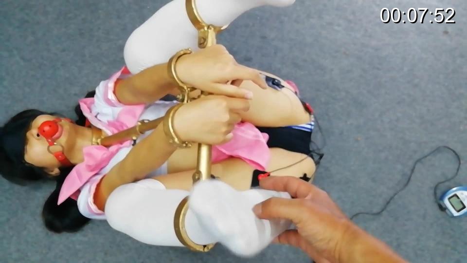 [Flying Studio] The Customized Bondage Tool ©Flying Studio<br><br>Summary:<br><br>After half a month of experimenting, and assembling, we have finally made a restraint shelf that both looks good and effective. This time Ms. Yun will be our first model to try it out, and she will be restraint on the shelf, and being stimulated by a sex machine. Will she break her record of holding her orgasm? You will find out in today's video.<br>
