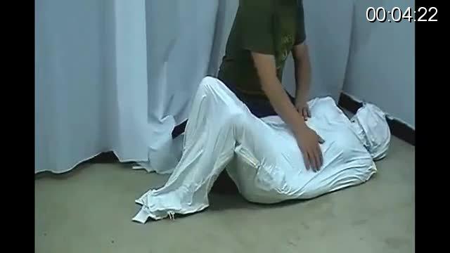 Fun With New Toys Full Fun With New Toys Full<br><span style='color:#b0b0b0;'>[隐藏文字，购买后可见]</span><br>Here dem takes out the new vinyl full enclosure hood, latex ********** hood, and the awesome vac body sack! Add in some breathing hole , and a very nice 