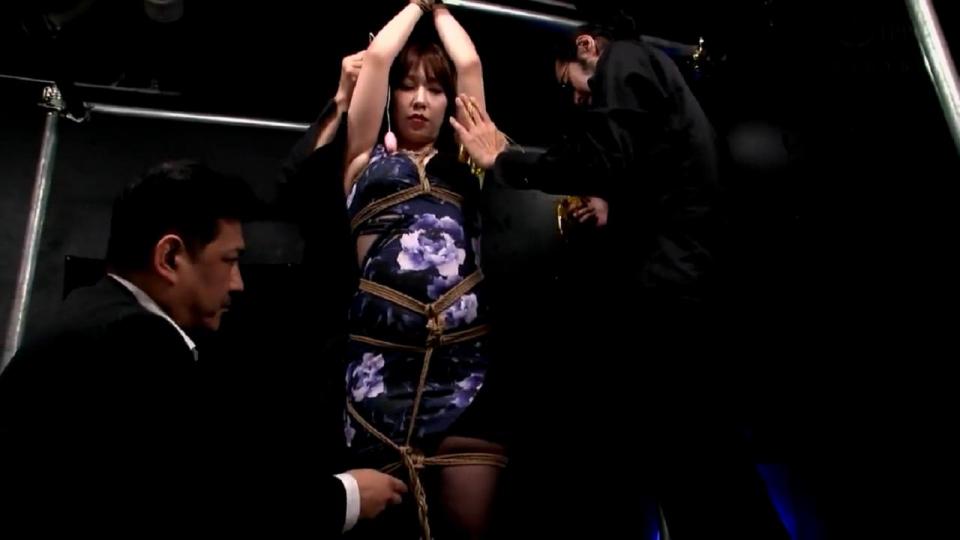 女王蹂躙地獄 vol.17 奴隷堕ちのマダムXは残虐に哭く 鬼畜の凄惨な拷問に咆哮する女体 相浦茉莉花 番号:<span style='color:#b0b0b0;'>[隐藏文字，购买后可见]</span><br>发行日期:2019-07-13<br>时长:28分钟<br>导演:キクボン  <br>制作:Baby Entertainment  <br>发行:Baby Entertainment  <br>女优:相浦茉莉花 	