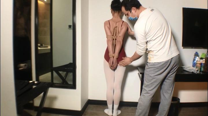 订拍舞蹈老师的下集 舞蹈白袜 罚站 棒子 到达巅峰  
