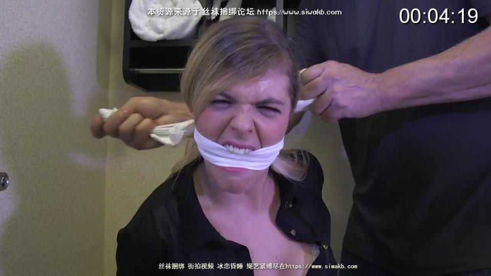 kendra lynn Hogtied and gagged! He threatened to pull my panties down and fuck me! A man has grabbed Kendra and dragged her into her hotel room bathroom.  There, he ties her up and gags her.  He then leaves her to struggle bound and gagged with a warning not to cause him any problems.  But Kendra isn't about to just sit there and wait to see what this man has planned for her.  She struggles her way out of the bathroom and into the main area of her hotel room with the hope of making it to the front door.  However, she does not get too far before the man returns and drags her back to the bathroom area.  So she cannot cause him anymore problems, he hogties her her on the floor.  This time before he leaves her again, he gives her another warning. This time, he is a little more specific.  He pulls her panties partially down and threatens to fuck her if she does not behave.<br>URL:https://www.clips4sale.com/studio/4458/21629633/1906KEND-Hogtied and gagged! He threatened to pull my panties down and fuck me! HD<br><span style='color:#b0b0b0;'>[隐藏文字，购买后可见]</span>