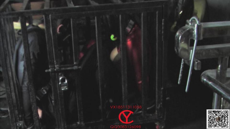 专治夫妻不和 禅狱工作室原创作品，夫妻奴现实生活中矛盾重重，这下好了，同在一个笼子里，可以好好感受相同命运了，泼水，吹风，一会儿凉一会儿热，真是狗熊钻烟囱好难过哦！