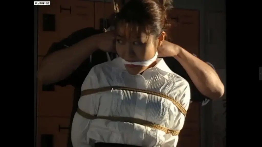 女教師の美尻3 永瀬りえ 标题 女教師の美尻3 永瀬りえ<br><span style='color:#b0b0b0;'>[隐藏文字，购买后可见]</span><br>剧情 经典的紧缚调教老片，绳艺内容满满，非常精彩。希望大家喜欢。