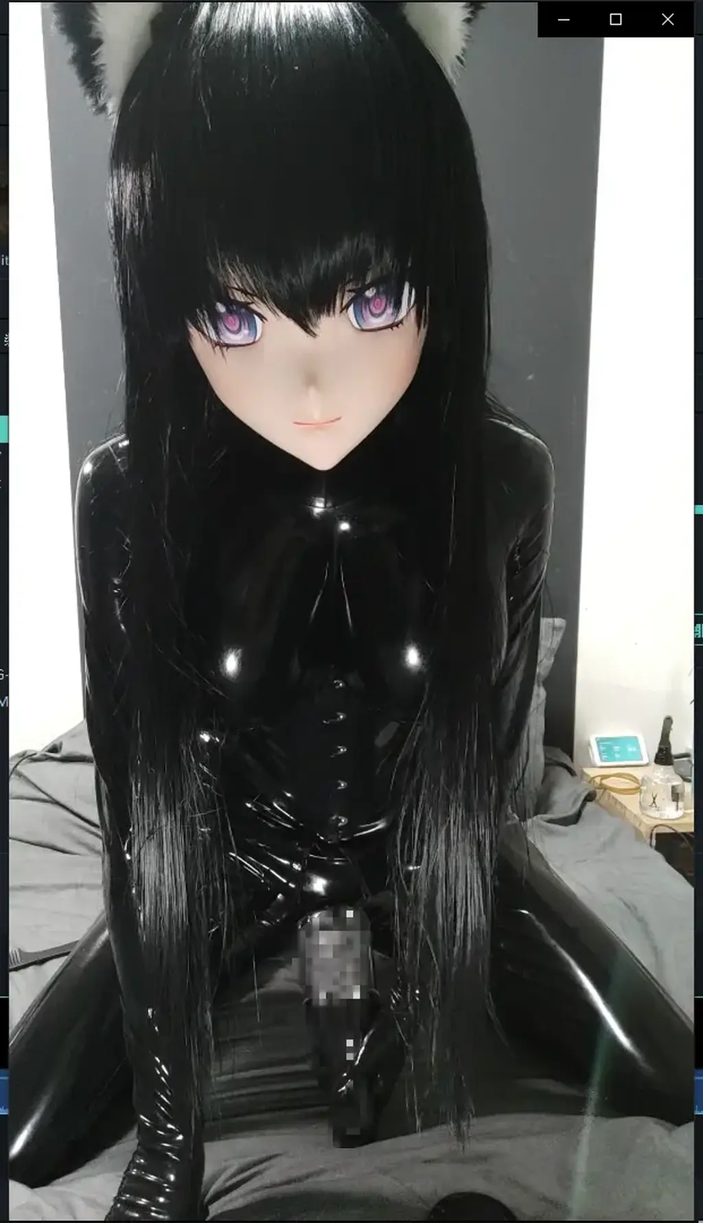 御姐系胶衣kigurumi下播后的玩具Play B站那边基本上可以说更新频率很低了直播也是大半年没播了,所以说昨晚刚好就播了一下.下播后可以说是浑身是汗完全泡水,但是呢我在双十一当天入手了所谓的拳交膏以及电动旋转飞机杯就刚好拿来试了一下,不出所料润滑剂使我的电动假OO一下子就进去了(没有任何不适)真的是爽爆,而杯子要不是忘记充电了肯定会爽到月球上去.
