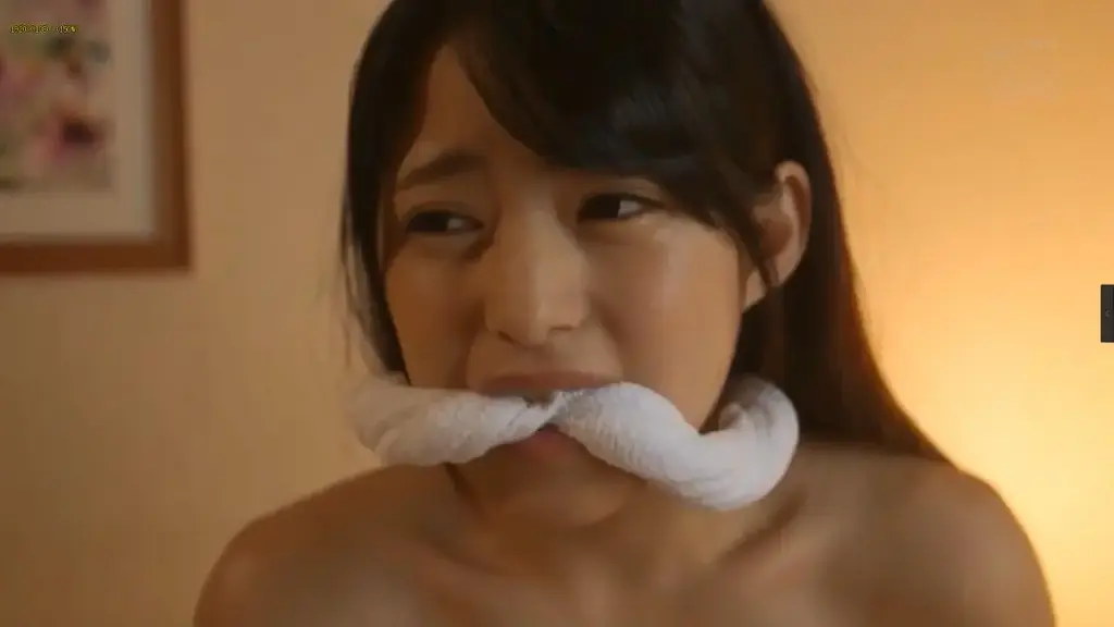完堕姉妹調教 隣人の肉欲 标题 完堕姉妹調教 隣人の肉欲<br><span style='color:#b0b0b0;'>[隐藏文字，购买后可见]</span><br>导演:	長谷川九仁広  <br>制作商:	Attackers  <br>发行商:	龍縛<br>剧情 姐妹俩被义父绑架凌辱，最后她们竟喜欢上这种感觉。因防止露点，拘束画面不多，但剧情等很不错，原片更是精彩。希望大家喜欢。
