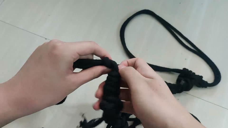 【原创】超详细自缚教程-单手套篇 此教程是单手套自缚教程，包括单手套制作教程，视情况发布日式自缚教程
