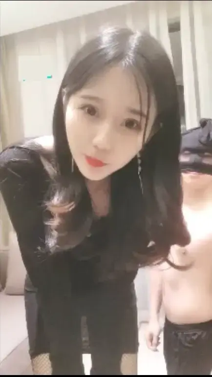 狐狸殿下 极品美女女王入圈的第一场精彩调教！ 狐狸殿下 极品美女女王入圈的第一场精彩调教！<br>创作：新晋女王狐狸殿下作品<br>描述：狐狸殿下 极品美女女王入圈的第一场精彩调教！