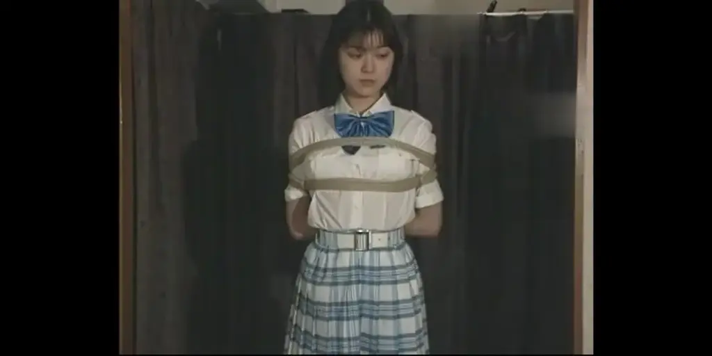 ボンデージ・ドリーム（緊縛幻想）■ No.13 <span style='color:#b0b0b0;'>[隐藏文字，购买后可见]</span><br>森田ゆかり	白半袖ブラウス＆水色リボン、チェックスカート／ランジェリー<br>杉本ちひろ	ピンク色ネグリジェ ／ 白シュミーズ