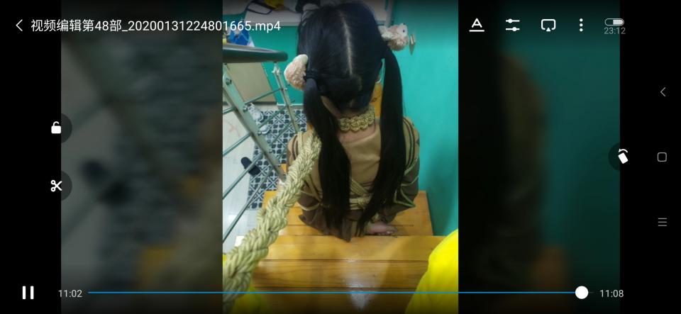 【教程】绳项圈的编织手法分享 本片封面是之前是实用照片，这次主要是教程，并没有美少女出镜，赶紧编织一个给心爱的模特吧。用到的绳结有普通平结，麦穗结，灵感来自于“生命伞绳”。另外接定拍QQ3439356845，目前不接受约拍，体验，闲聊看情况。