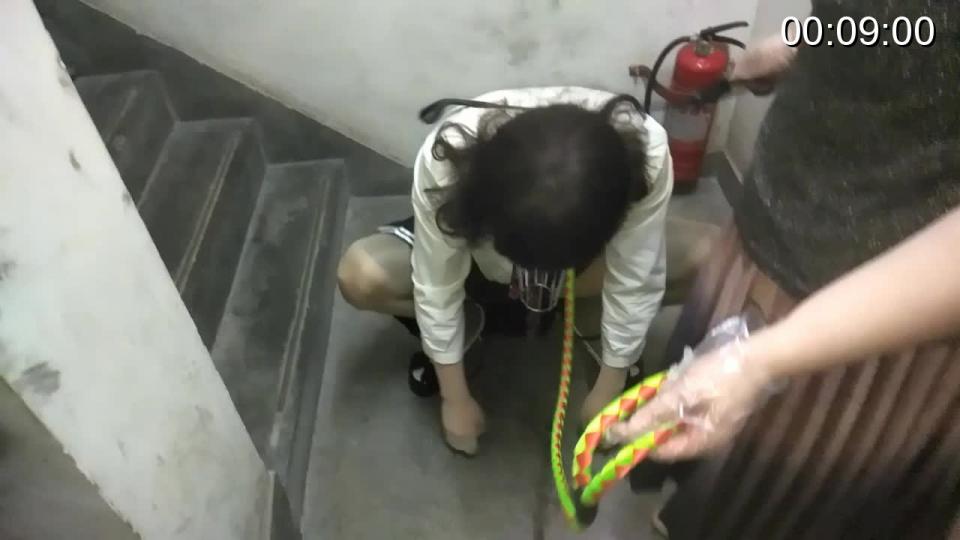 伪娘馬小姐户外受辱記 伪娘馬小姐户外受辱記 