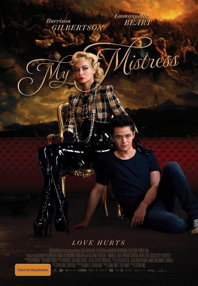 我的主人 My Mistress 导演: Stephen Lance<br>编剧: Stephen Lance / Gerard Lee<br>主演: 哈里森·吉尔伯特森 / 艾曼纽·贝阿 / 瑞切尔·布莱克 / Socratis Otto<br>类型: 剧情 / 爱情<br>制片国家/地区: 澳大利亚<br>语言: 英语<br>上映日期: 2014-11-06(澳大利亚)<br>片长: 104分钟<br>又名: 鞭缘教育(港) / 我的情妇<br>我的主人的剧情简介 · · · · · · <br>　　在一个炎热而漫长的夏天，查理·博伊德，十六岁，青春活力。当一个家庭悲剧事件进入他的世界，查理感到很痛苦，他认为没有人可以帮他，他试图逃跑。绝望和孤独，直到他遇到 Maggie，这个神秘的女人。 <br>　　于是查理进入她的生活，随之危险的关系慢慢展开，他们彼此不能离开谁。Maggie发现自己的不足，并为此付出代价。她可以给查理，并用它来治疗自己调皮捣蛋的男孩，他的情妇。 