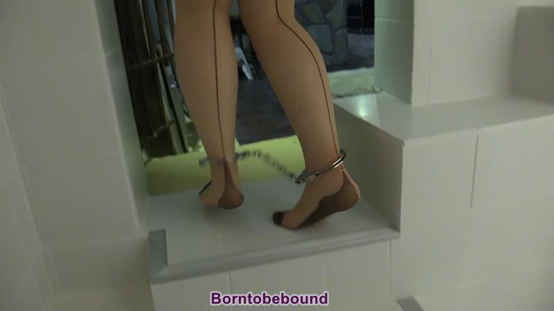 Escape attempt led to a hogtie… 一个可爱的全天然女孩穿着紧身衣和短腿熨斗，高高地绑在天花板上。她开始发出可爱的声音，直到这位疯女人抓住了她的进路，并把她从天花板上解开。她暂时离开以获得绳索，当她这样做时，漂亮的女孩开始在地牢中徘徊，寻找出路。可悲的是她没有做到。她被重定向到一张桌子上，移除了紧身衣，绳索继续前进。舞会结束，她的嘴塞满了，劈开了。她在桌子上被ho住，然后扔在那里，设法吐出那团黑色的大布料。当她听到疯女人走近时，她把劈开的东西放回了嘴，但是女人看到了地面上的布料。她的头被裹上了裹紧的裹头巾，并把小伙子收紧了一点。<br>A lovely all natural girl is strung up to the ceiling in a straitjacket and short leg irons with a ballgag. She moves about making lovely noises until the mad woman that has her captured approaches and untethers her from the ceiling. She leaves her momentarily to get some rope and when she does the pretty girl starts to wander through the dungeon looking for a way out. Sadly she doesn’t make it. She is redirected to a table, straitjacket removed and ropes go on. The ballgag goes off and her mouth is stuffed full and a cleave goes over. She is hogtied on the table and left there, managing to spit out the big black wad of fabric. When she hears the mad woman approaching she puts the cleave back in her mouth, but the woman sees the fabric on the ground. Her head is wrapped tightly with vetwrap and the hogtie is tightened up a bit. She is left there to wonder what will become of her.<span style='color:#b0b0b0;'>[隐藏文字，购买后可见]</span>