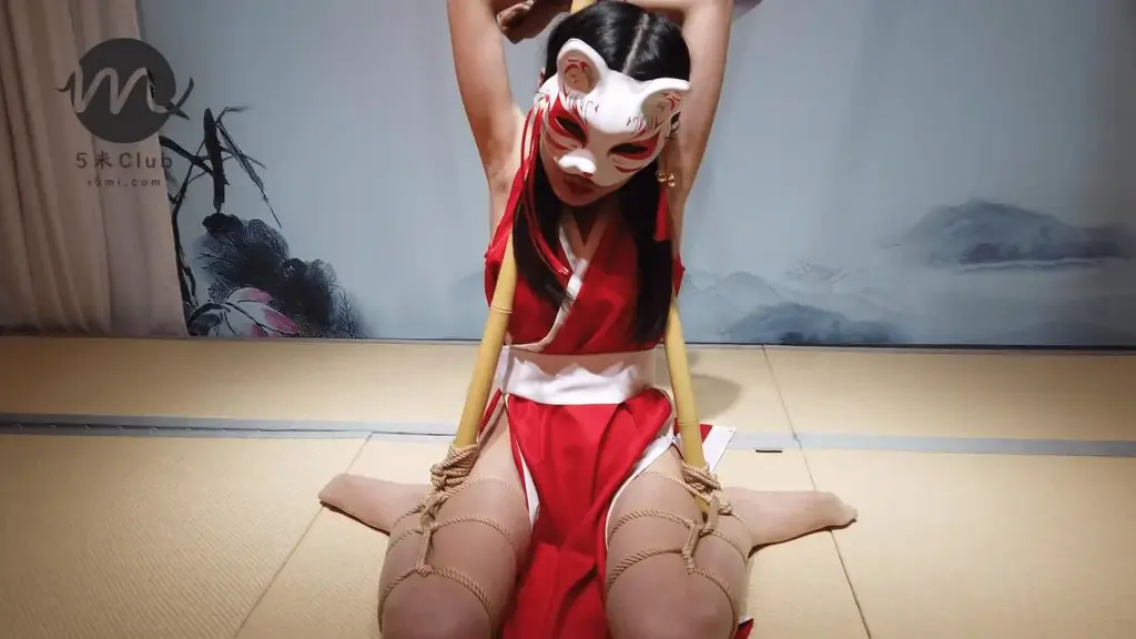 【4K】肉丝火舞竹竿紧缚/吊缚/金属镣铐TK鞭打 日式和风，内容包括竹竿紧缚、吊缚、金属镣铐、[手动滑稽]、TK、鞭打，满足你的所有要求<br>视频分辨率3840×2160 25帧