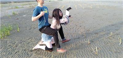 【馳騁在海灘,戶外駕馭調教美女系列第一部】ponyplay/海灘調教/戶外 【馳騁在海灘,戶外駕馭調教美女系列第一部】ponyplay/海灘調教/戶外