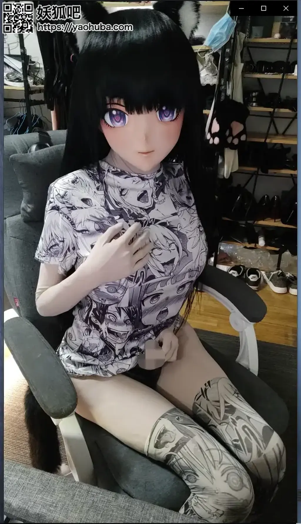 猫娘Kigurumi日常向工口录像 这个是几天前晚上还没有停暖气时录制的视频，所以说室温直逼28.5度，而开空调吧是没有问题，但是在我玩完后洗澡还得开热风避免感冒，所以说就干脆穿的清爽了一点。而此时的视频还有一个分流在Pornhub，不同的是是使用的930E录制的16:9的视频，而那个的话画面也就没有这个好了（网站压缩）。