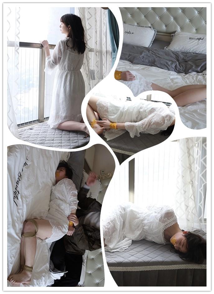 （心悦订拍作品）（已补链）仙女筱筱剧情向，仙女遇劫匪 正在阳台欣赏景色的筱筱，却不知危险已经悄然临近。背后一个色胆包天的匪徒觊觎筱筱的美色，准备将其绑走回家关进小黑屋慢慢品尝。。。。。<br>无助的筱筱只能发出无助的呻吟，反而更加激发匪徒的欲望，当她错过了唯一的逃生机会，等待她的只有无限的束缚。<br>定拍，模特应聘，请加Q2386945992。最低500元即可订拍。