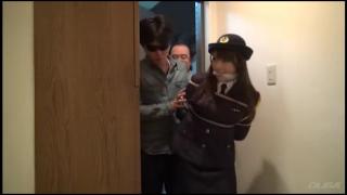 日本危机系列之交换人质 女警与人质交换后，被歹徒捆绑玩弄