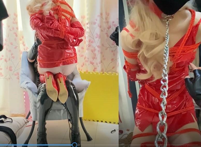 【宁伊--05】 （伪百合）小伊初饰M，性感皮衣&amp;高跟长靴，双视角双倍快乐嗷 丰满的伪娘S（宁宁）与萝莉M（伊伊）的调教日常，各位是想看宁调教伊呢还是反过来呢~<br>将小伊捆绑吊起，[X_X]疯狂刺激敏感部位，不停挑逗小伊的小豆豆，忍不住的娇喘也太瑟琴了，浑圆的小pp手感真不戳，打起来更不错~<br>咳咳咳，因为梯子挂了最近上不了推和电报，呜呜呜，想要约调直接加扣扣哟。<br>线下女王也在做呦，江苏常州，有意者直接加宁宁qq说明来意噢（不然不同意哟），加完不说话的三天删好友拉黑一条龙哟<br>压缩包后缀加上rar即可解压噢，<span style='color:#b0b0b0;'>[隐藏文字，购买后可见]</span>