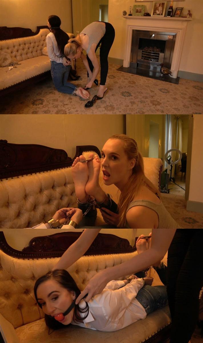 My New Steel-Clad, Barefoot Sub 4K From: Ariel Anderssen Studio<br> <br>Description:<br><br>My boyfriend and I have been looking for a submissive to entertain us with foot worship, barefoot displays in bondage, and sexy walking in high heeled mules.  And we *think* we've found just the person, in the shape of gorgeous new submissive Sophia Smith. Arriving in tight jeans and high heels, I soon find myself thoroughly examining her gorgeous, highly arched feet, feeling absolutely sure my boyfriend will be delighted with her!  Just to check, I put her in steel restraints and a variety of chains, culminating in an all steel hogshackle with additional foot worship. How could I resist?<br><br>READ LESS<br>Category: SUBMISSIVE / SLAVE TRAINING<br>Related Categories: BONDAGE DEVICE, HANDCUFFS, BAREFOOT, JEANS FETISH, TIPTOE.<br>Keywords: sophia smith, sm factory, steel restraints, walking, submissive, mules, slides, white blouse, dom/sub.<br><br>来自：Ariel Anderssen工作室<br> <br>资料描述:<br><br>我和我的男朋友一直在寻找一个顺从的人来娱乐我们的脚崇拜，赤脚展示在束缚，性感的步行在高跟骡子。  我们*认为*我们已经找到了这个人，以华丽的新顺从索菲亚史密斯的形状。 穿着紧身牛仔裤和高跟鞋，我很快发现自己彻底检查了她华丽的，高度拱形的脚，感觉绝对肯定我的男朋友会很高兴她！  只是为了检查，我把她放在钢约束和各种链条，最终在一个全钢钩枷锁与额外的脚崇拜。 我怎么能抗拒呢？<br><br>少读点<br>类别：顺从/奴隶训练<br>相关类别:束缚装置,手铐,赤脚,牛仔裤恋物癖,踮起脚尖.<br>关键词：索菲亚史密斯，sm工厂，钢约束，步行，顺从，骡子，幻灯片，白色衬衫，dom/sub。<br><br>Саtеgоriеs: FOOT, FEET FETISH, JOI, FOOT WORSHIP, FOOT TEASE, DANGLING, PANTYHOSE, SOLES, femdom, girl domination, humiliation, bondage, shibari, rope bondage, shibaru, suspension, belts, bedtie, hogtied, tight bondage, strict bondage, bound elbows, struggling, ballgagged, helpless<br>分类：脚，脚恋物癖，JOI，脚崇拜，脚挑逗，晃来晃去，连裤袜，鞋底，女性主导，女孩统治，羞辱，束缚，shibari，绳索束缚，shibaru，悬挂，腰带，bedtie，hogtied，紧束缚，严格束缚，束缚肘部，挣扎，ballgagged，无助<br>