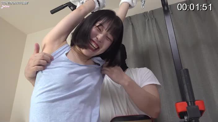 【Ｍ/Ｆ】天馬ゆいちゃんのあ、ヤバいヤバい、ムリムリムリムリ―!!!超絶ワキノシタくすぐり [WT-441] 这是一个在高速公路上挠痒痒的无情酷刑门。<br><br>首先，从衣服的顶部触摸 Wakinoshita<br><br>和木下太弱了<br><br>一开始觉得自己的侧腹和肚子很强壮，但是<br><br>挠了挠腋窝后，再挠的时候，就变弱了。<br><br>许多女性在被挠痒痒一段时间后就习惯了，<br><br>她一直很敏感，一直在笑<br><br>用尽全力去挠最后一分钟<br><br>另外，我在结束后的采访中做了很多追挠痒痒，所以这也是一个亮点<br><br>请享受<br><br>录音：约12分钟<br>