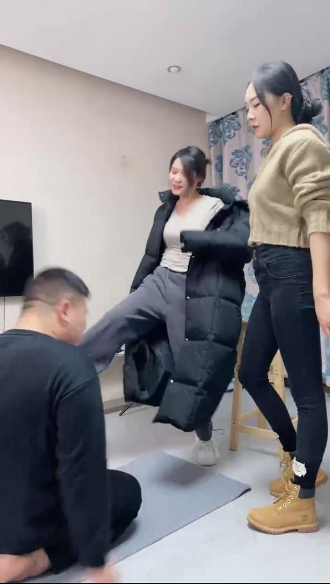 银儿 调教 全程狠踹 恐怖篇 双女主暴力调教贱狗 踩塌暴打羞辱。                                                 